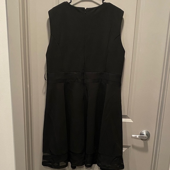 Calvin Klein Black Midi Dress | Size 20W | Sheer Hem | Timeless Elegance - Picture 7 of 10